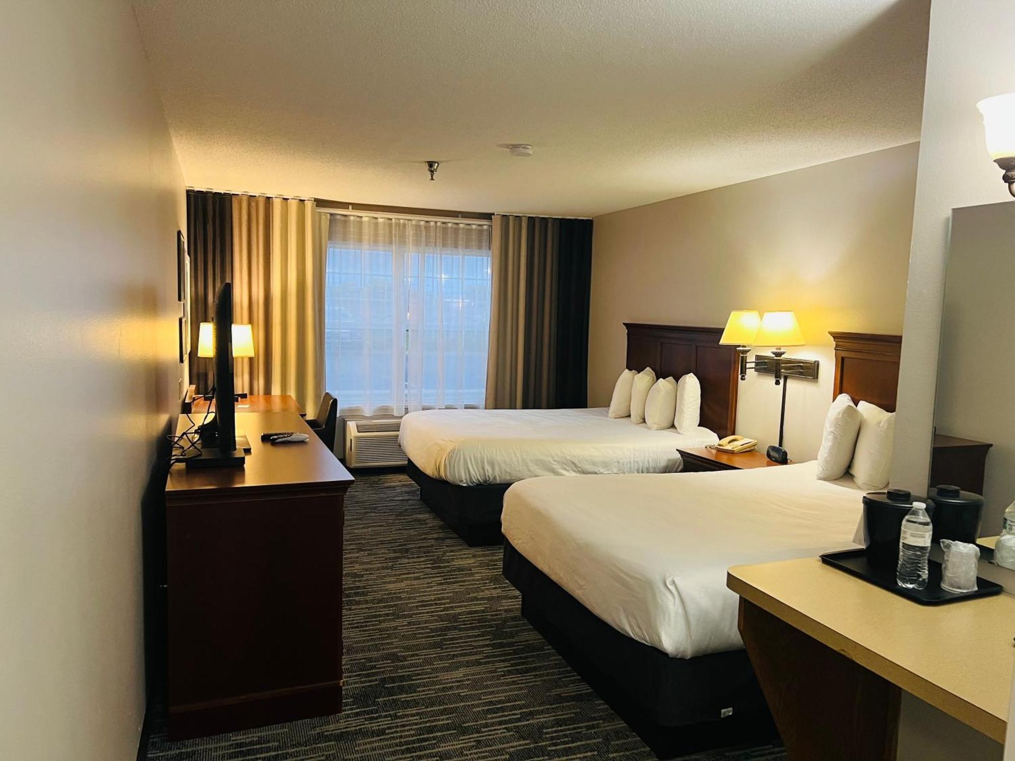 Harmony Inn & Suites Форт-Додж Экстерьер фото