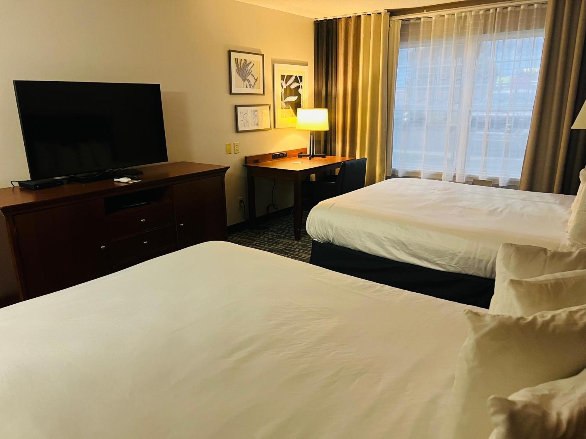 Harmony Inn & Suites Форт-Додж Экстерьер фото