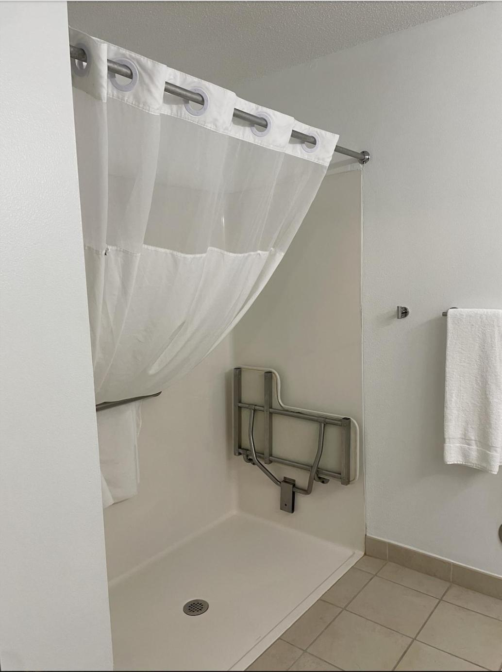 Harmony Inn & Suites Форт-Додж Экстерьер фото
