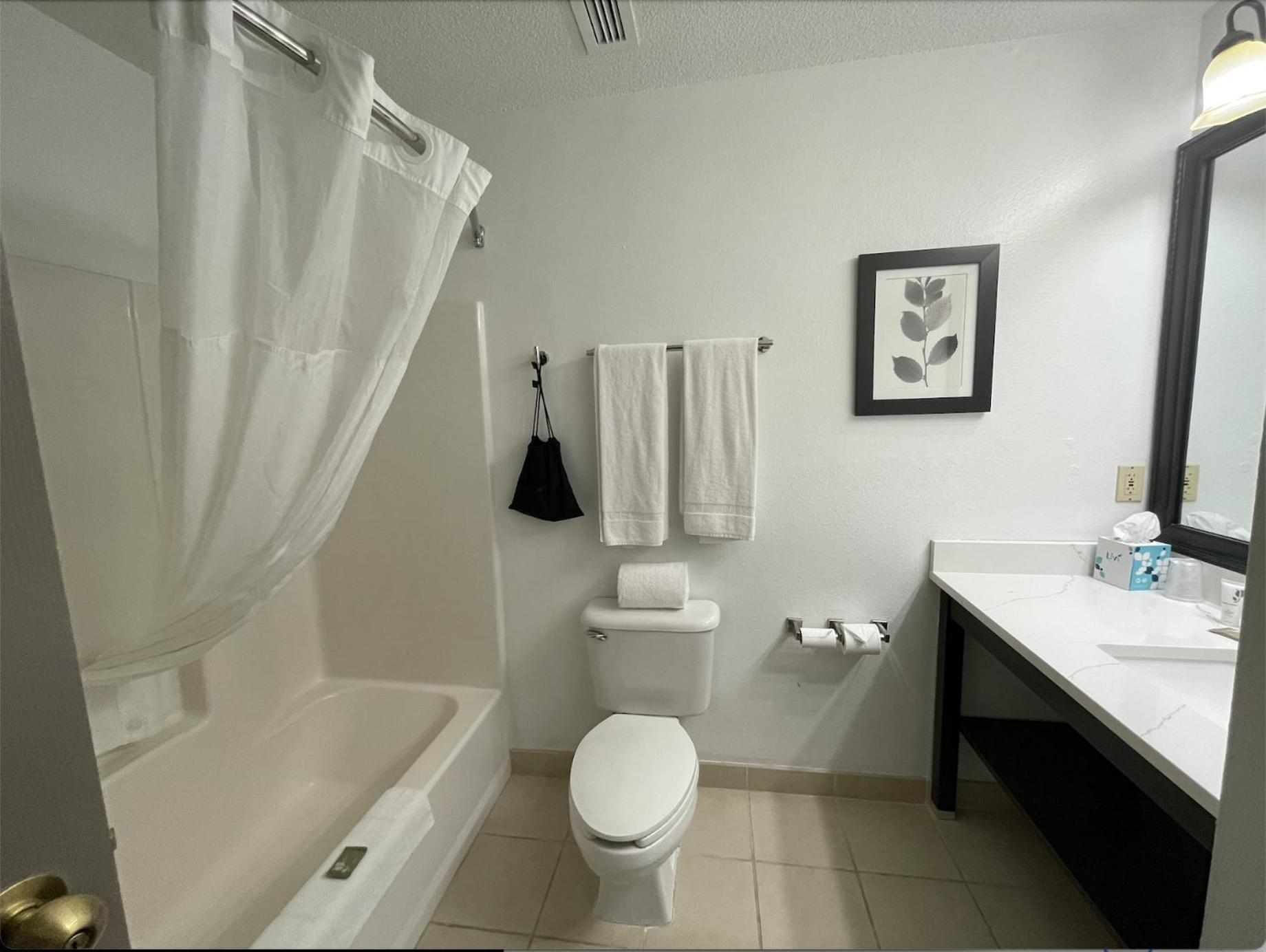Harmony Inn & Suites Форт-Додж Экстерьер фото