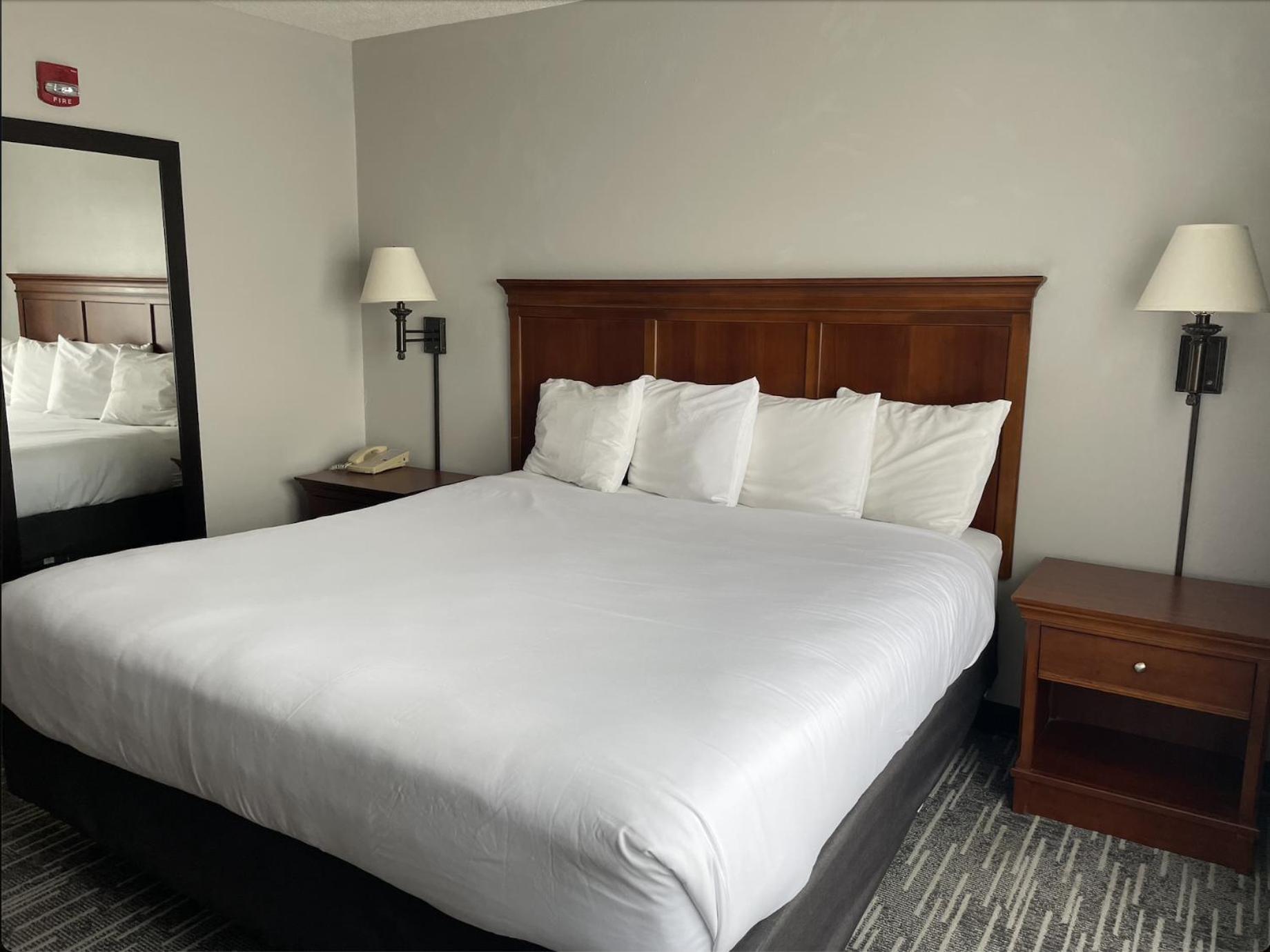 Harmony Inn & Suites Форт-Додж Экстерьер фото