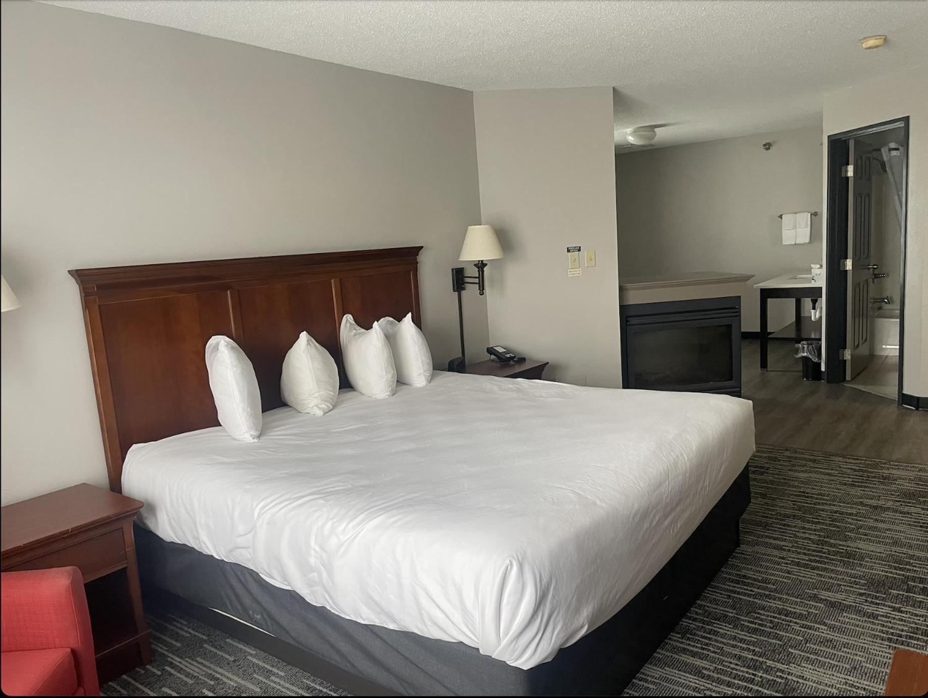 Harmony Inn & Suites Форт-Додж Экстерьер фото