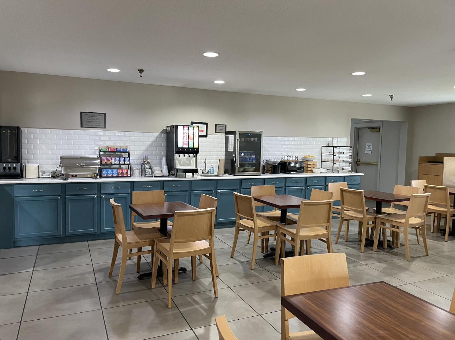 Harmony Inn & Suites Форт-Додж Экстерьер фото