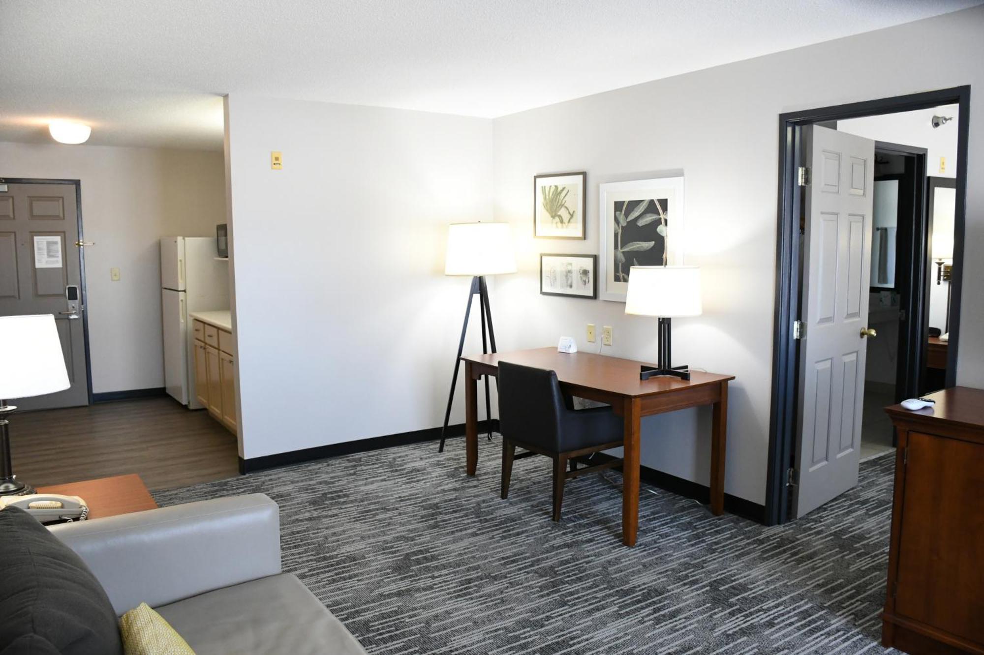 Harmony Inn & Suites Форт-Додж Экстерьер фото