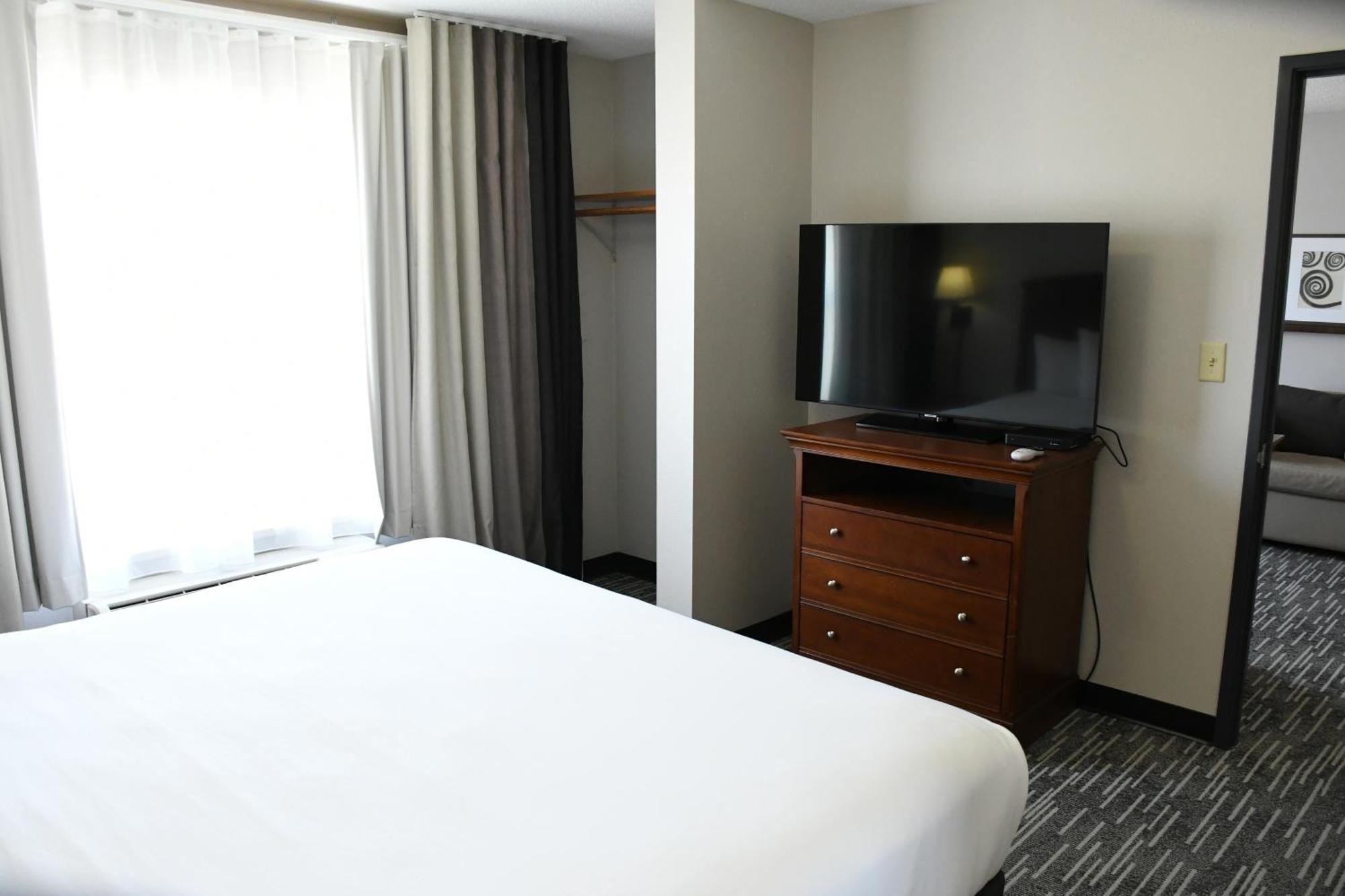 Harmony Inn & Suites Форт-Додж Экстерьер фото